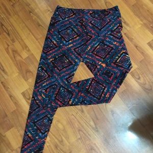 Lularoe tall and curvy leggings